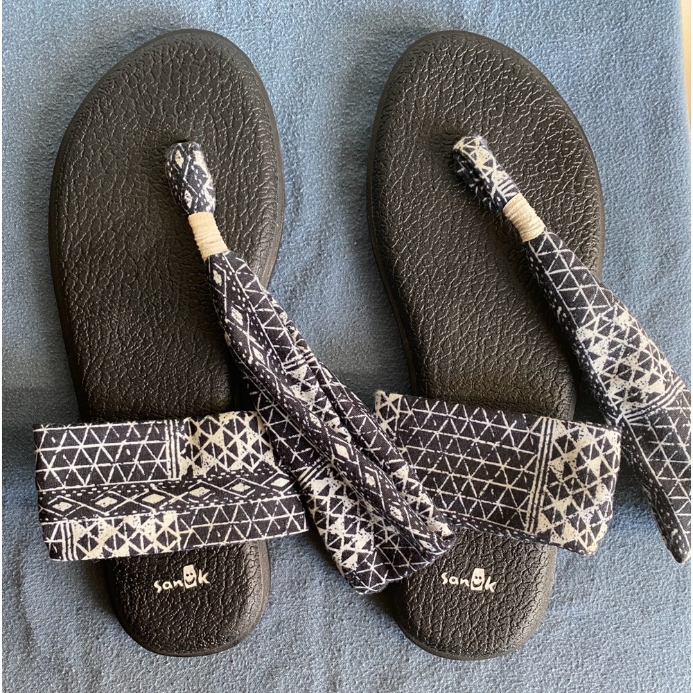 Sanuk Women’s Yoga Sling Sandal With Blue & White Geometric Pattern Size 10 - Picture 3 of 4